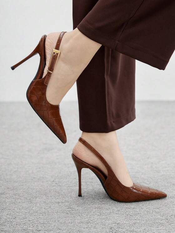 Sapato Scarpin Elegante Bico Fino Bruna