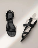 Sandália Carla Rasteira Couro Tiras All Black